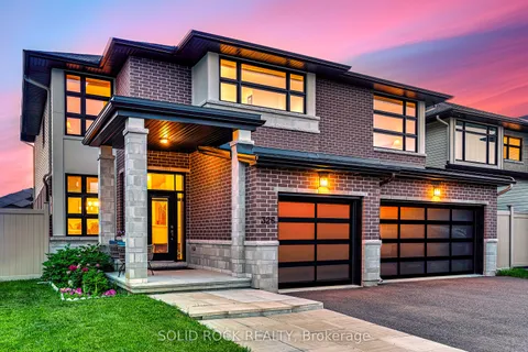 326 Memorial Grove, ON K1X 0C8