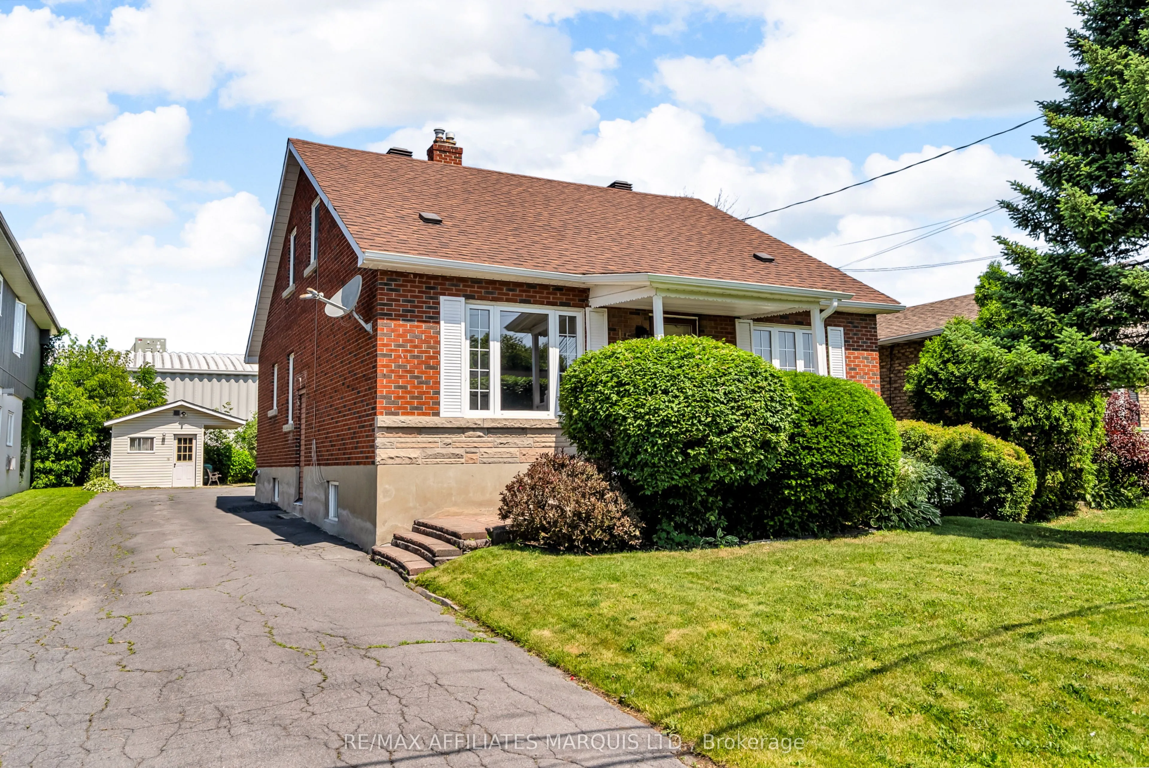 15-15A Christy Street, ON K6H 3B9
