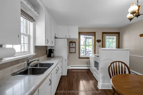 15-15A Christy Street, ON K6H 3B9