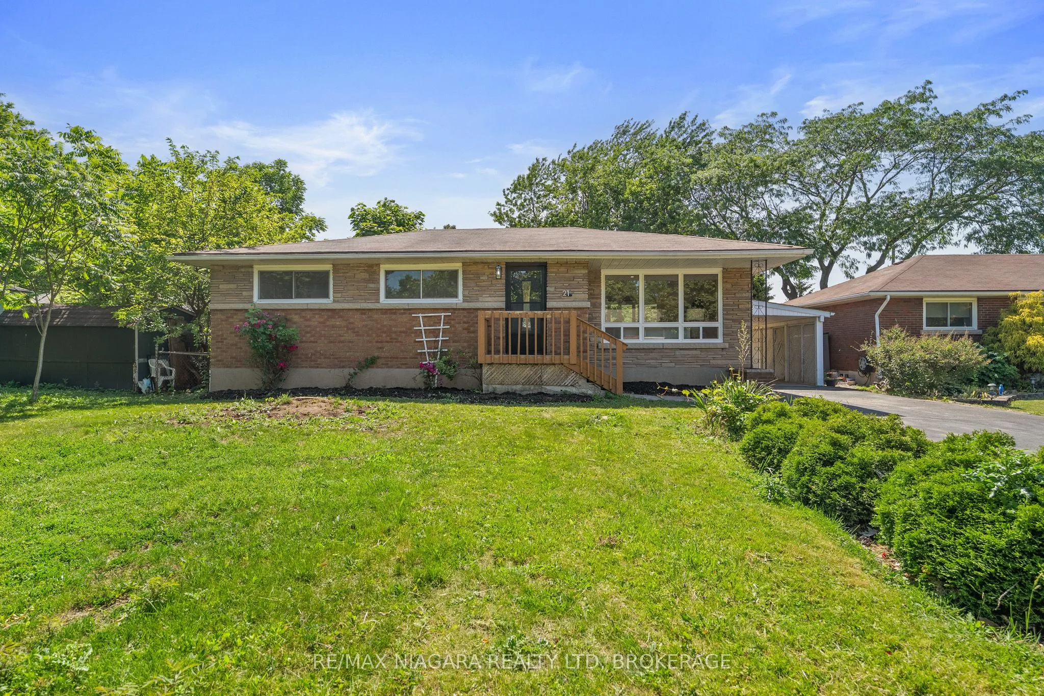 21 Brookdale Avenue, ON L2T 2T4