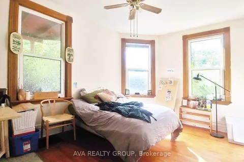 554 Highcroft Avenue, ON K1Z 5J5