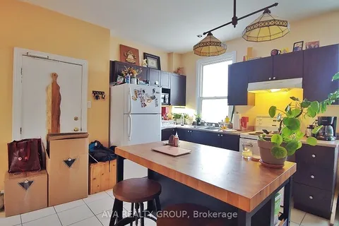 554 Highcroft Avenue, ON K1Z 5J5