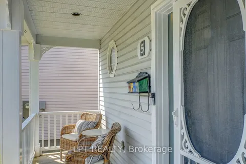 5 Benchland Street, ON K2J 4C9