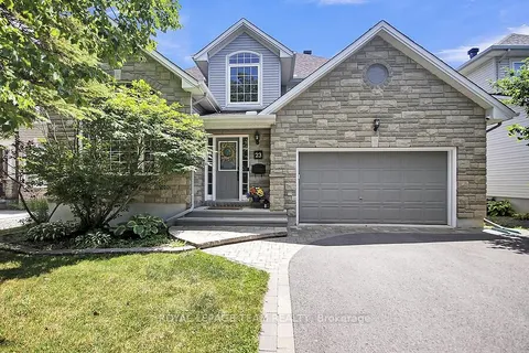 23 Windgate Crescent, ON K2M 2X1