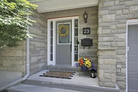 23 Windgate Crescent, ON K2M 2X1