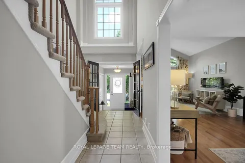 23 Windgate Crescent, ON K2M 2X1