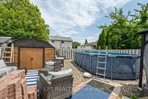 975 Warburton Crescent, ON K7M 8L1