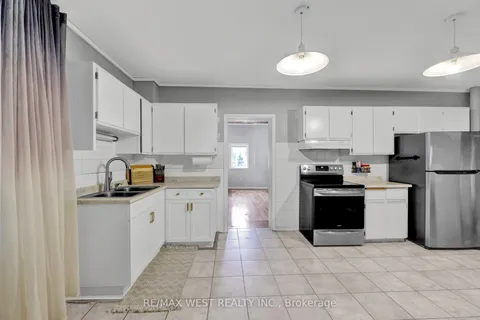 318 Simcoe Street, ON N4S 1J3