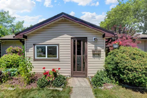 102 Crown Street, ON K8V 1P4