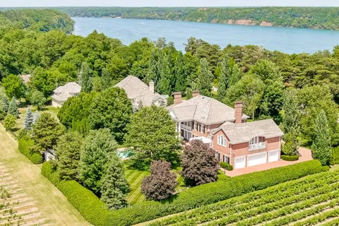 14842 NIAGARA RIVER Parkway, ON L0S 1J0