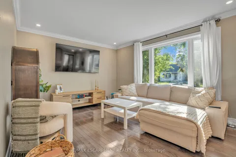 38 Eastvale Place, ON L8H 1P1