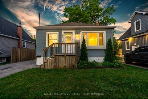 207 East 33rd Street, ON L8V 3T7