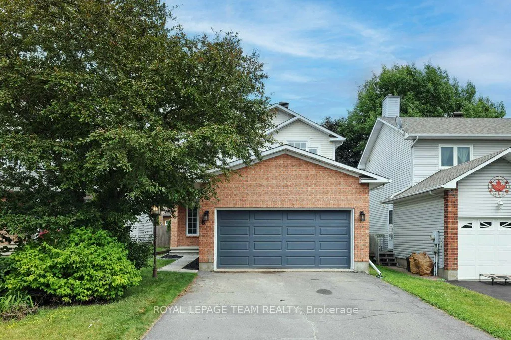 8 Black Rivers Place, ON K2M 2E2
