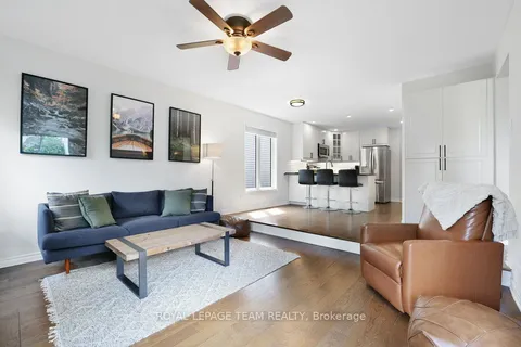 8 Black Rivers Place, ON K2M 2E2