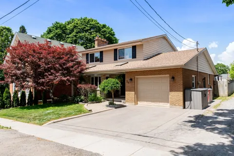 24 Durham Street, ON L1A 1G7