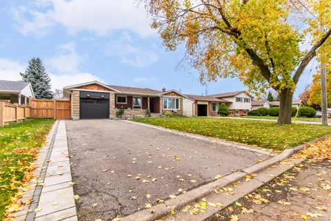 49 Royal Manor Drive, ON L2M 4L2