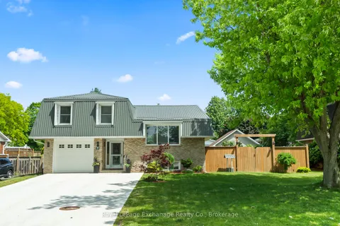 21 Penetangore Row, ON N2Z 2M3
