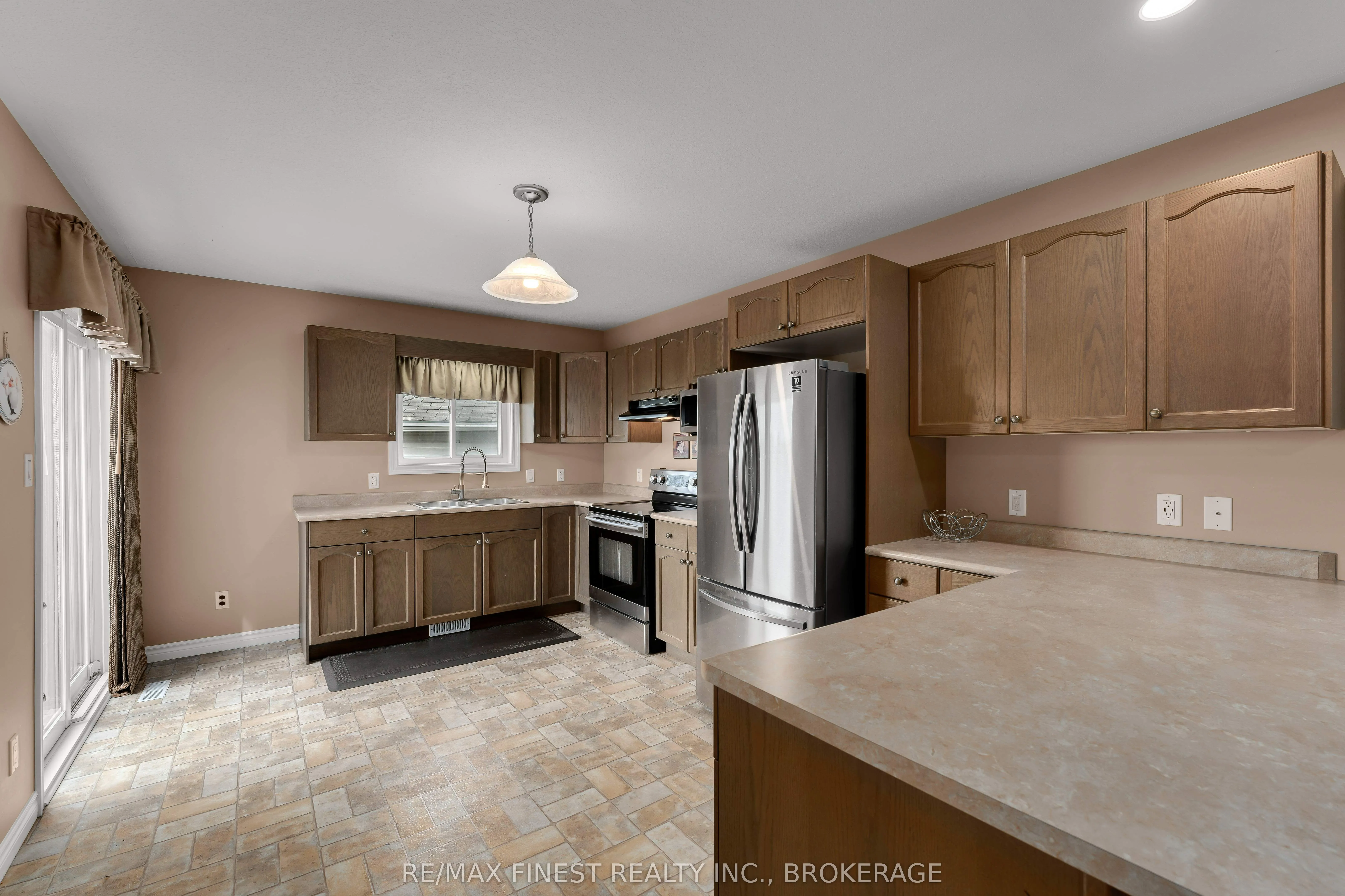 43 Follwell Crescent, ON K8N 5Z6