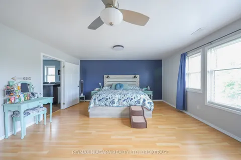 18 Roxborough Court, ON L2M 6E3