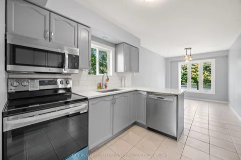 1318 Brackenwood Crescent, ON K7P 2W2