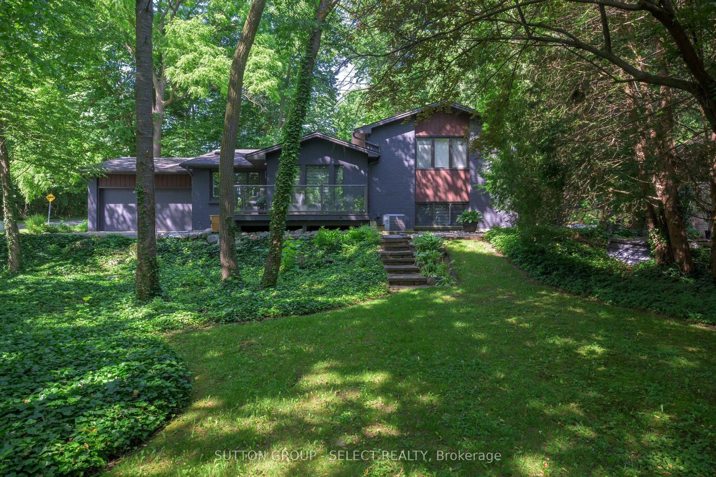 1625 Hillside Drive, ON N6G 2R1