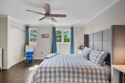 13 Bronte Court, ON L9H 7N2