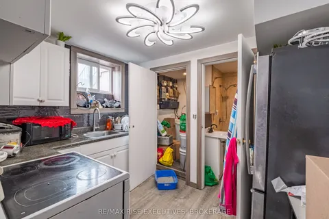 61 Seventh Avenue, ON K7K 2M5