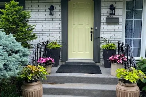 98 Windward Street, ON L2M 4C3