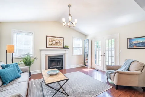 12 Bloomsbury Court, ON L9G 4L6