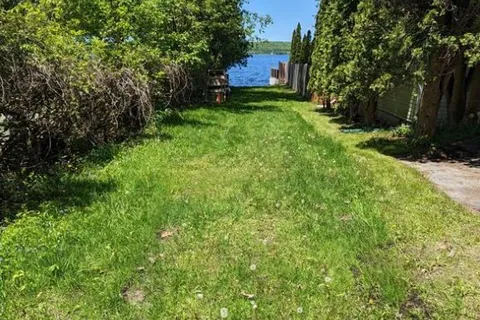 4 Lakeshore Road, ON K0K 2M0