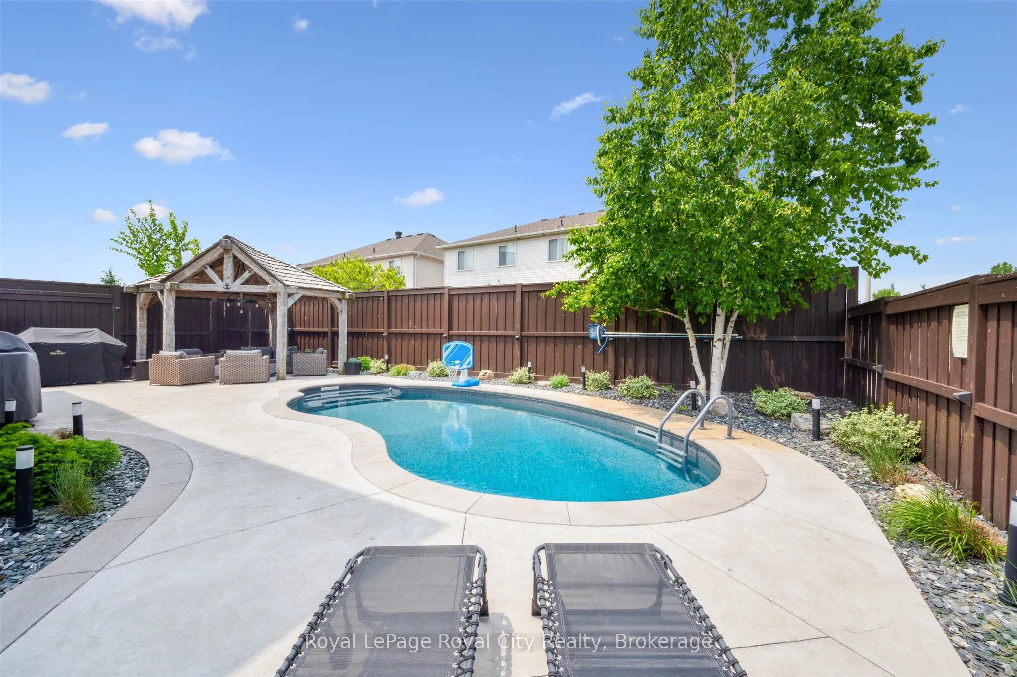 24 Popham Drive, ON N1E 0B8