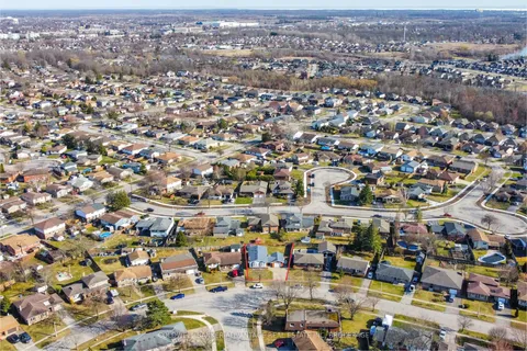 36 Wellbrook Boulevard, ON L3C 5T4