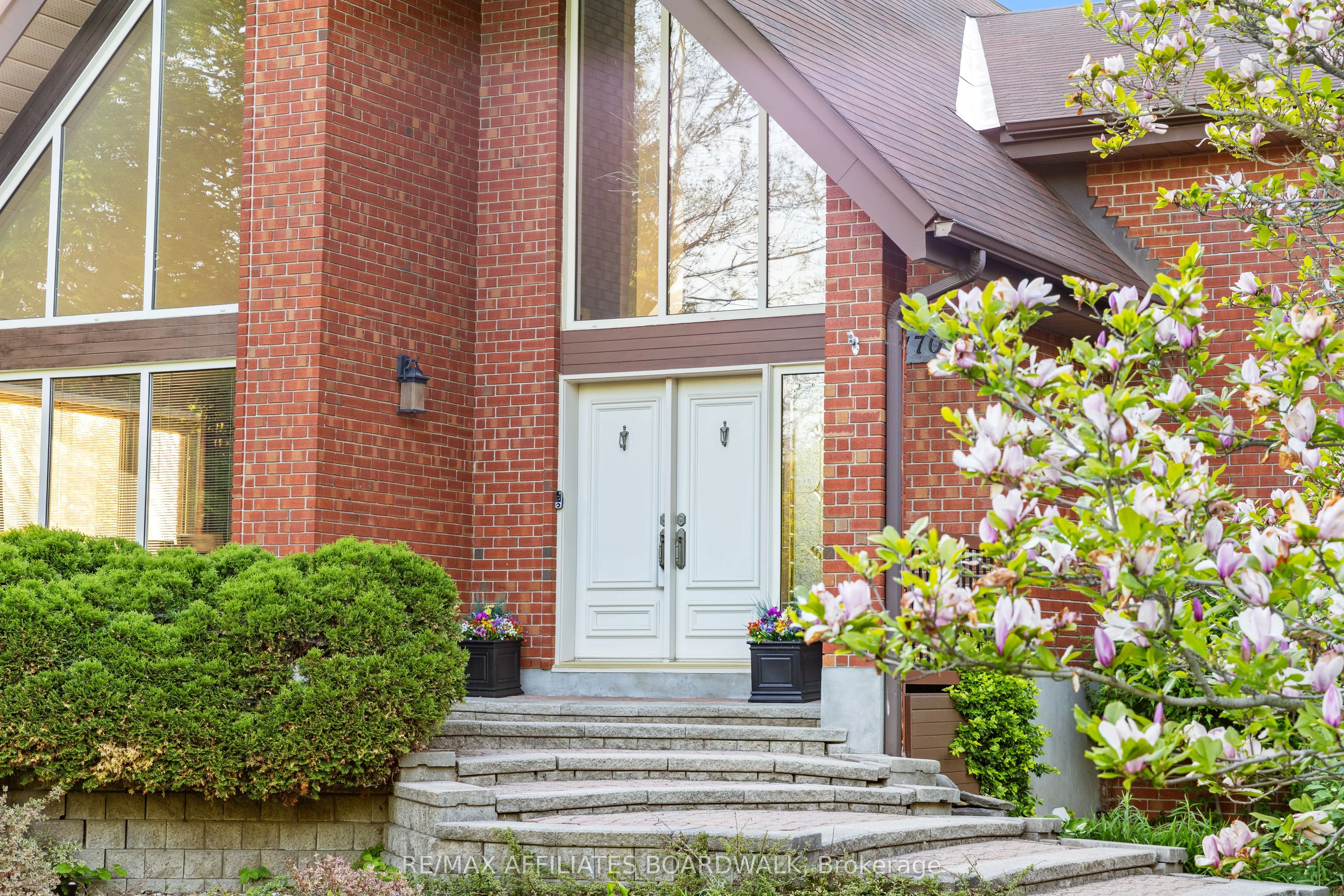 1700 Lakeshore Drive, ON K4P 1H1