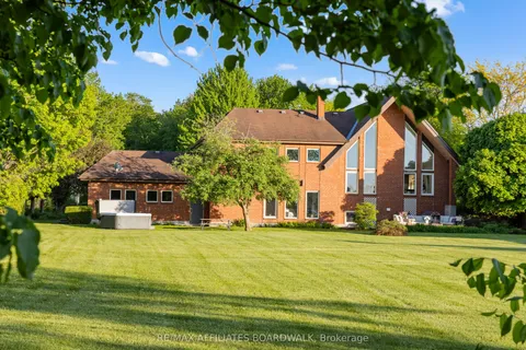 1700 Lakeshore Drive, ON K4P 1H1