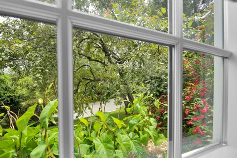 211 Northcote Place, ON K1M 0Y7