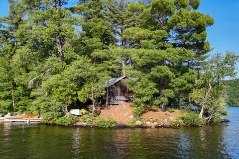 2 Harper Island, ON P0B 1A0