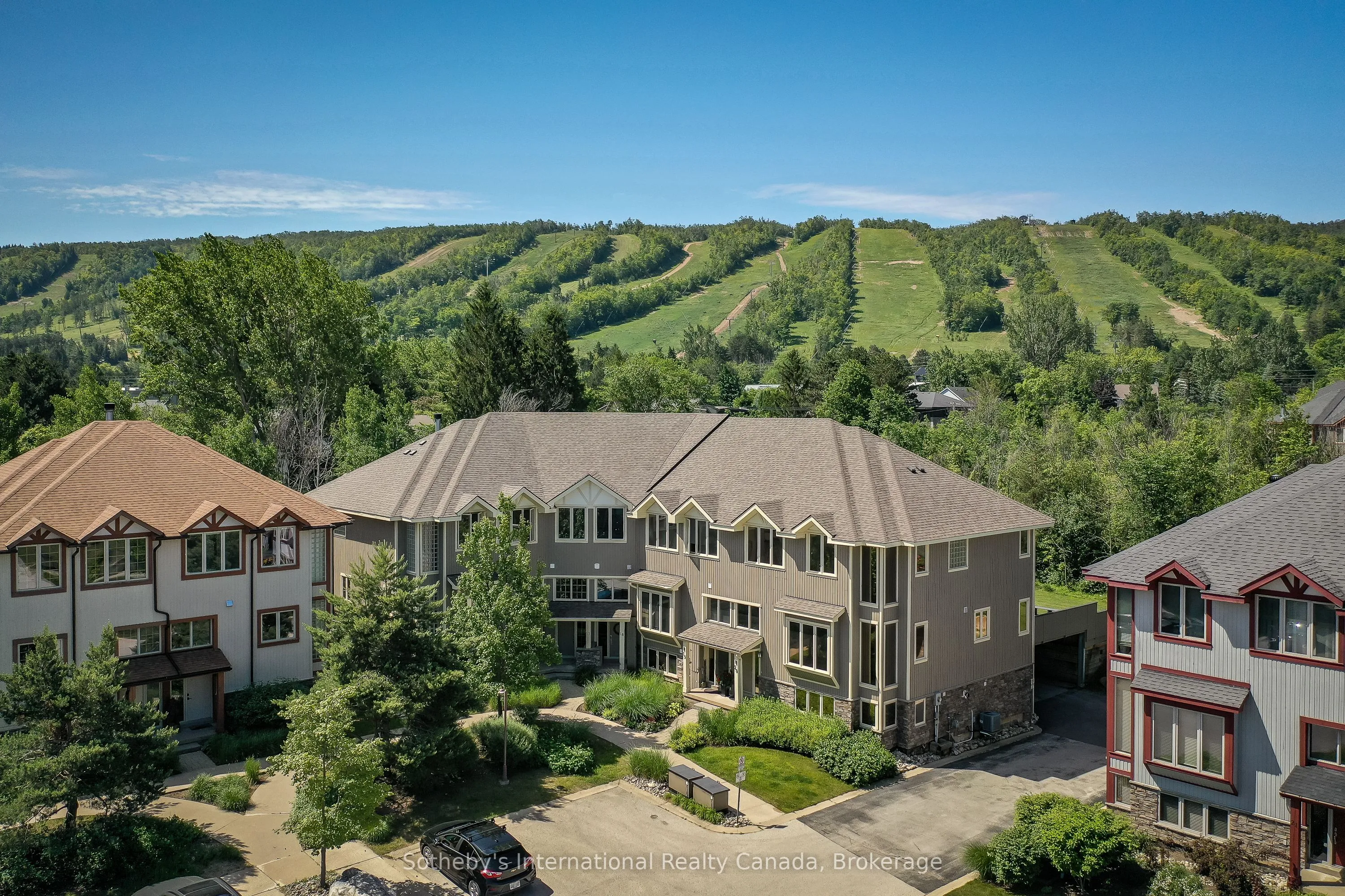 224 Blueski George Crescent, ON L9Y 0V6