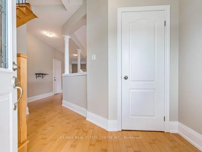 4 Panorama Way, ON L8E 6C6