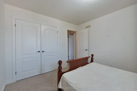 3338 Jinnies Way, ON N6L 0C5