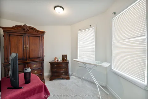 3338 Jinnies Way, ON N6L 0C5