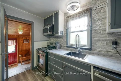 77 Teeple Street, ON N4S 3Y8