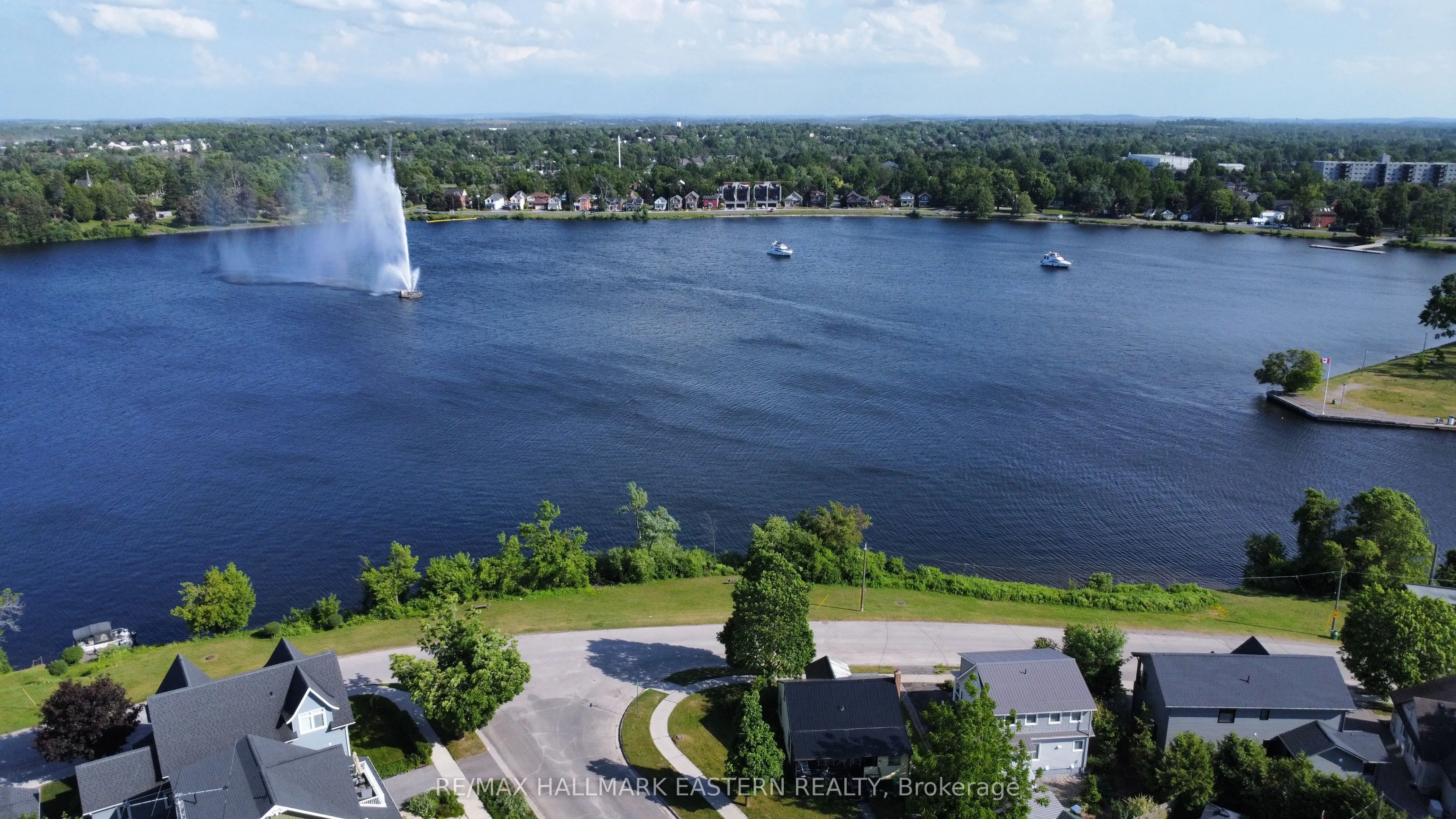 63 EDGEWATER Boulevard, ON K9H 1A4