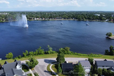 63 EDGEWATER Boulevard, ON K9H 1A4