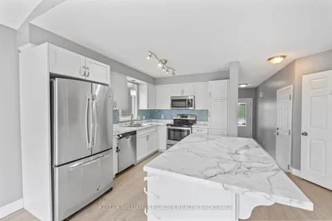 945 BLUFFWOOD Avenue, ON K7K 7K5