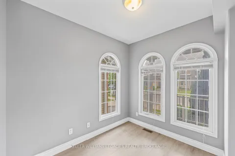 945 BLUFFWOOD Avenue, ON K7K 7K5