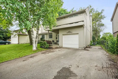 608 Village Green Avenue, ON N6K 1G5