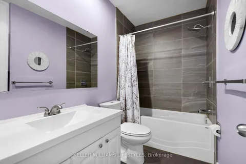 608 Village Green Avenue, ON N6K 1G5