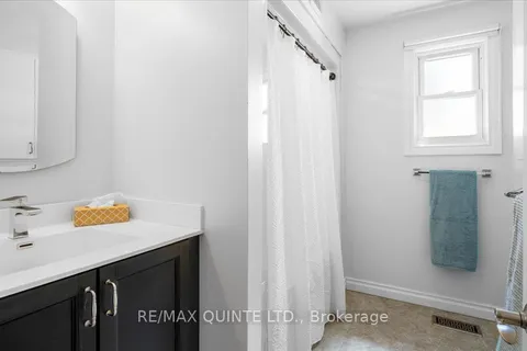 15 1/2 McCann Street, ON K8V 1W2
