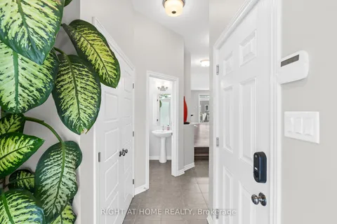 5 Merrill Street, ON K2S 2M8