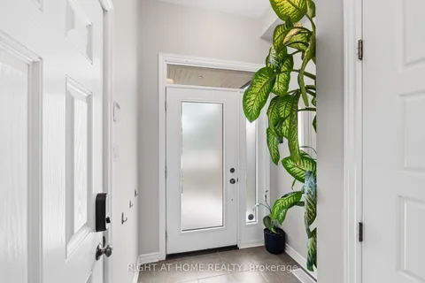 5 Merrill Street, ON K2S 2M8